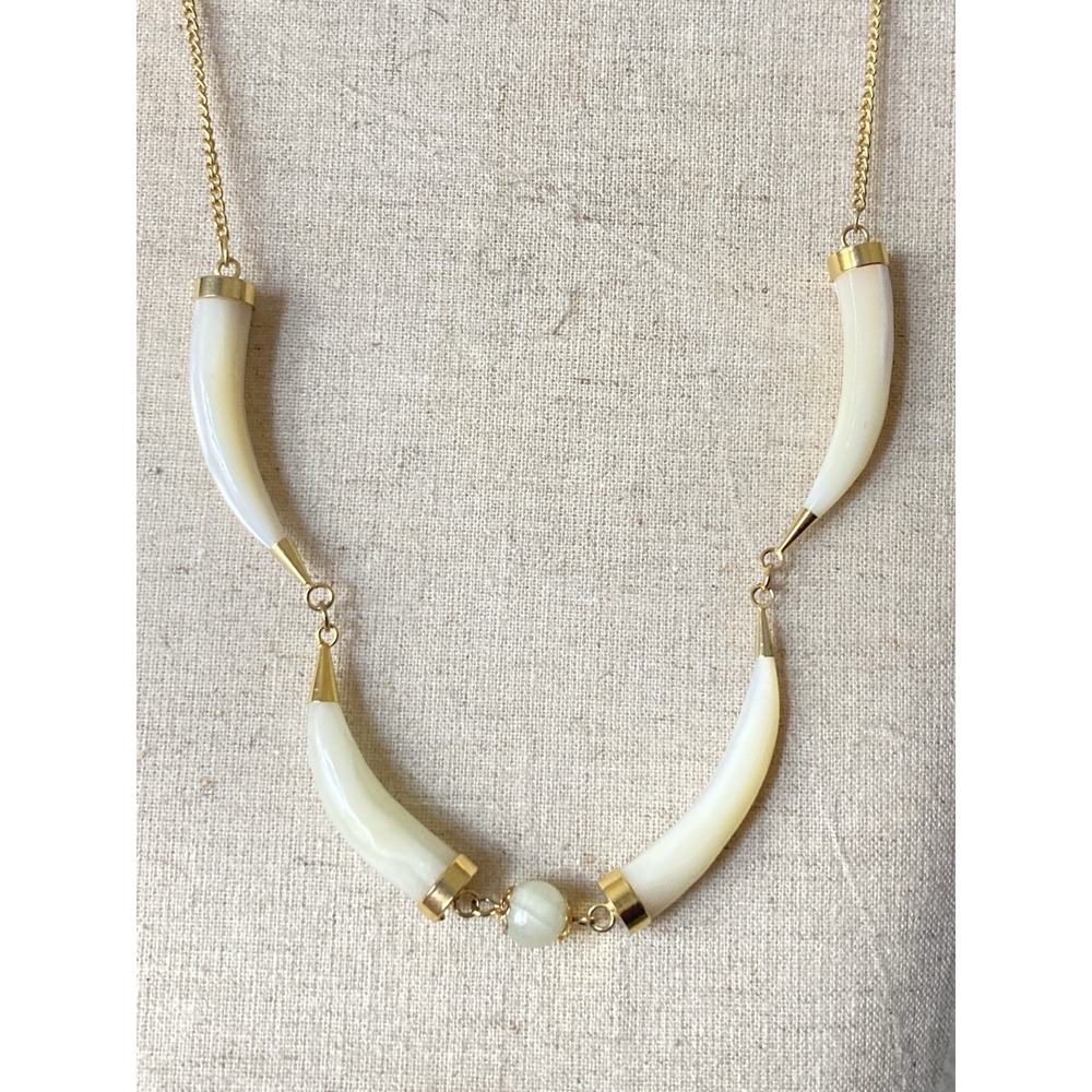 Vintage Cream Faux Horn Tusk Necklace Gold Tone Chain‎ Marbled Neutrals Lagom